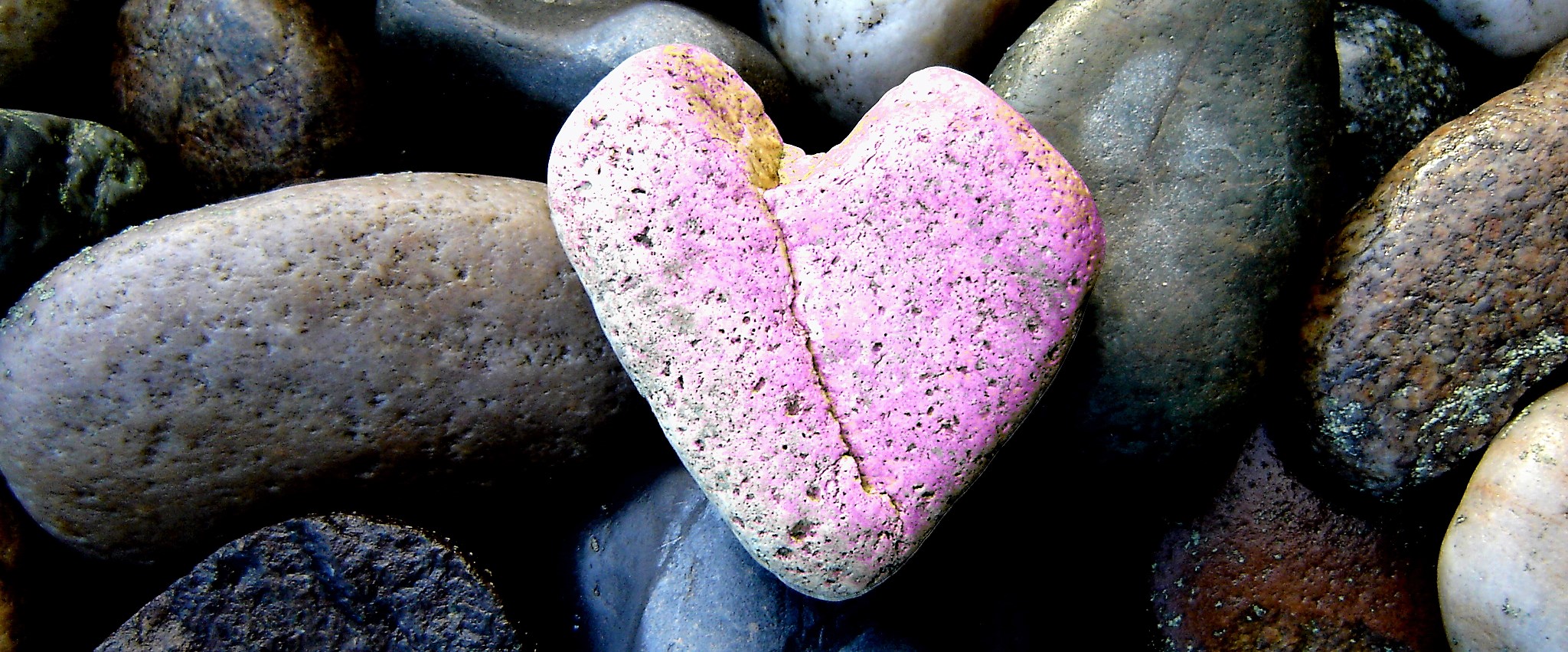pink-heart-of-stone-1316358b